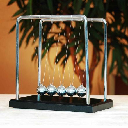 Giant-Newton's-Cradle-1